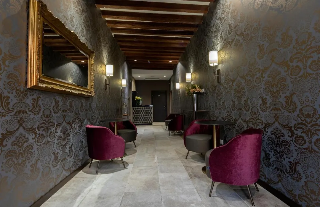 Alle Guglie Boutique Hotel-1